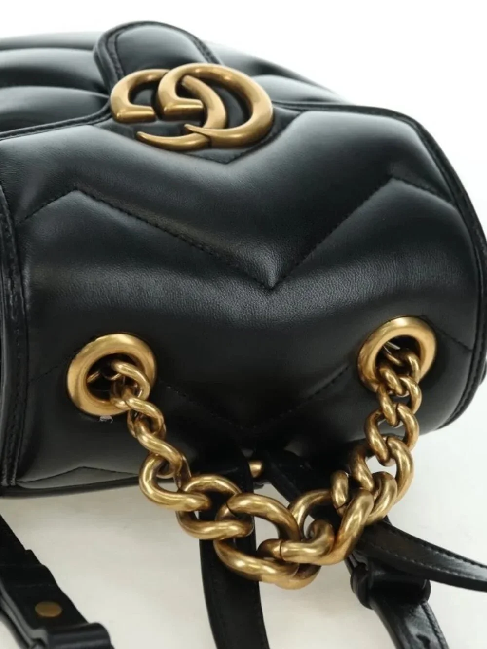 Gucci brand	gucci color	black